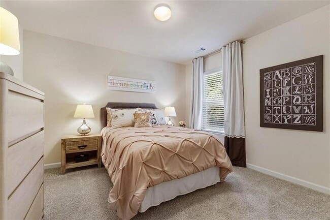 Building Photo - 105 Whitewood Dr