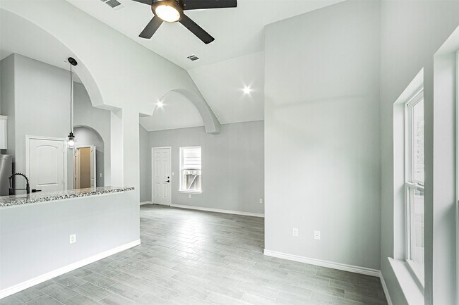 Building Photo - 16881 Glenheath St