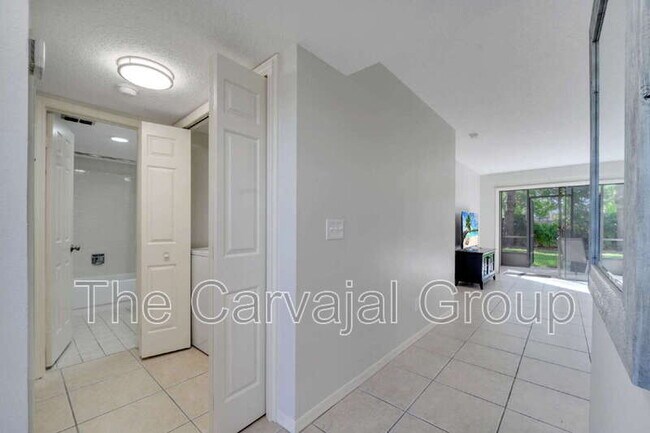 Building Photo - 2404 Gallery View Dr