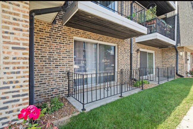 Building Photo - 10622 Parkside Ave
