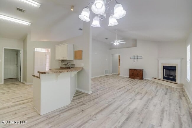 Building Photo - 14886 E Shadow Creek Dr