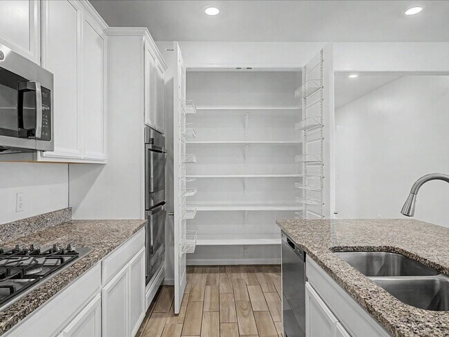 Building Photo - Spacious 4-Bedroom Home in Rocking K with Modern Finishes & Resort-Style Community Amenities!