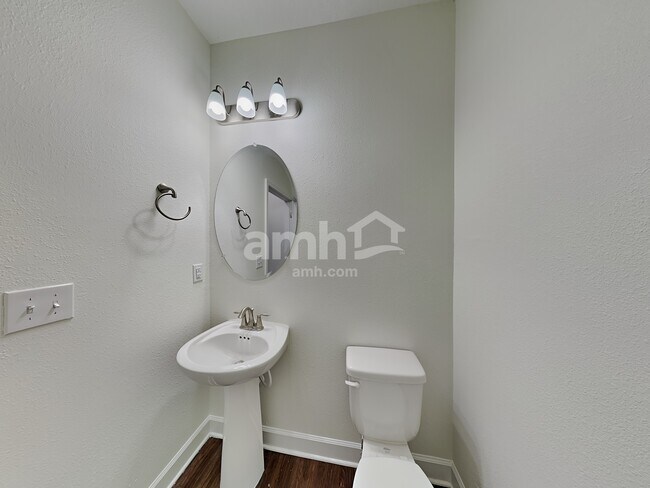 Building Photo - 5834 Hampton Creek Rd