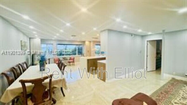 Building Photo - 329 SE 3rd St