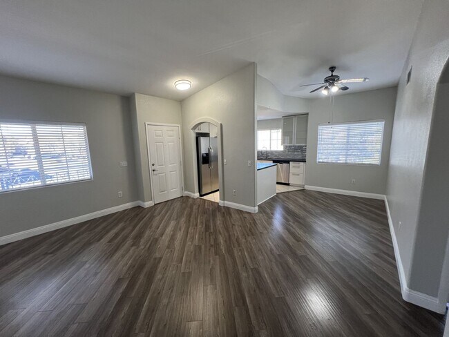 Building Photo - UPGRADED 2BEDROOM, 2BATHROOM HOME