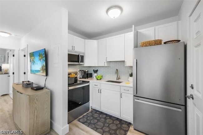 Building Photo - 190 N Collier Blvd