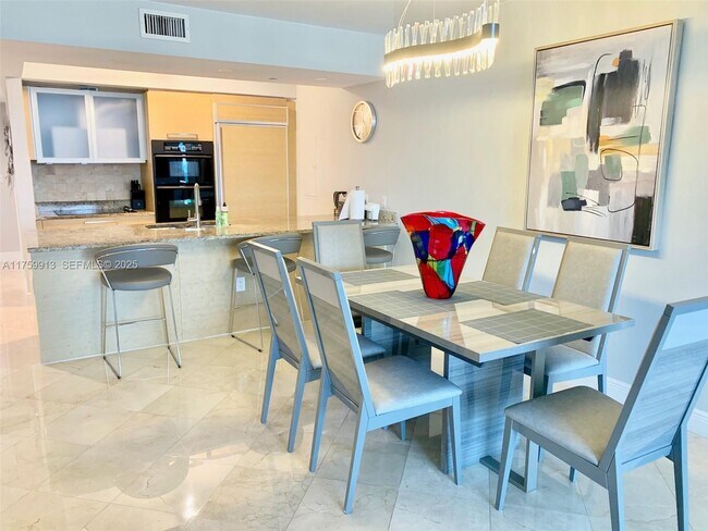 Building Photo - 1830 S Ocean Dr