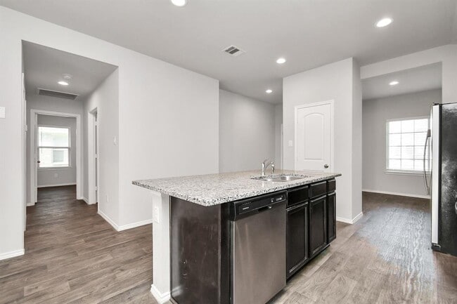 Building Photo - 9882 Laurel Lake Dr