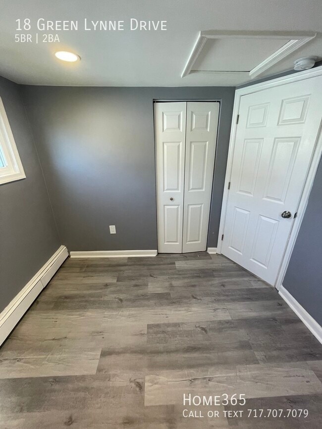 Building Photo - 18 Green Lynne Drive - Beautiful 5 Bedroom...