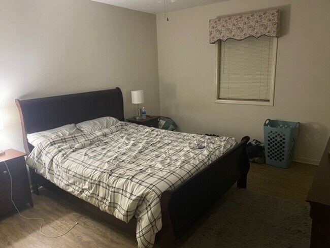 Building Photo - 110 Botts Ave