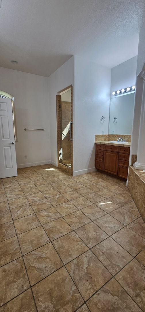 Building Photo - 5 Bed 4 bath 3 car garage Southwest Vistas FOR RENT