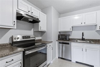 Building Photo - 200 Manville Hill Rd