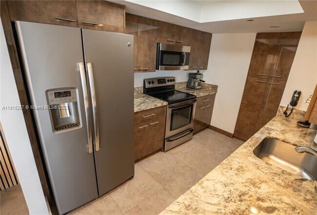 Building Photo - 1717 N Bayshore Dr