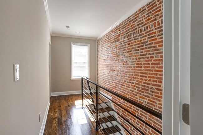 Building Photo - 2914 Westmont St