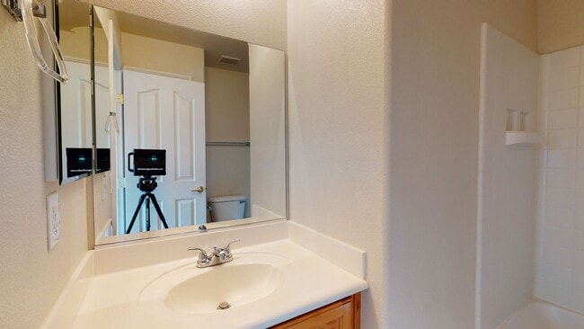 Building Photo - 2 Story Townhome located in Henderson