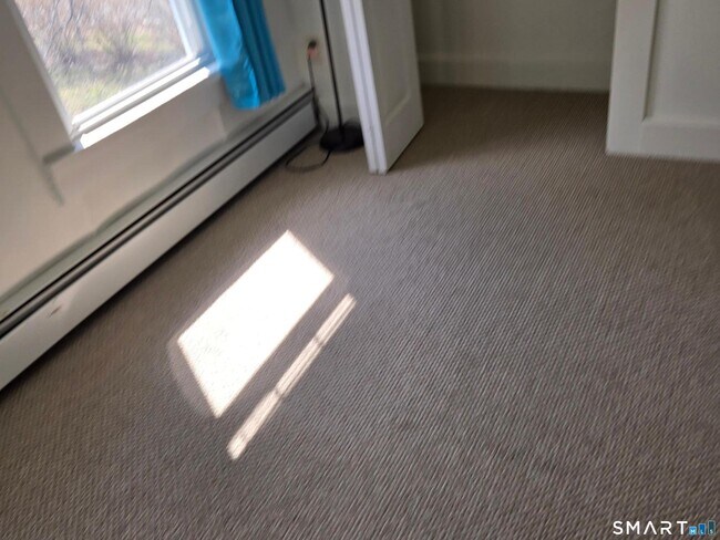 Building Photo - 150 Spencer St