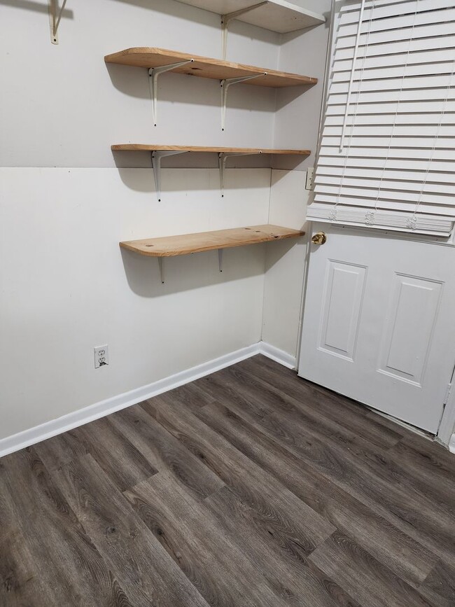 Building Photo - Nice 2 Bedroom