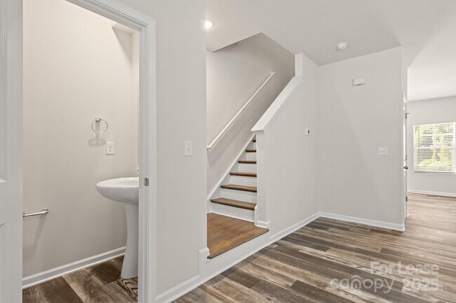 Building Photo - 117 Dogwood Vlg Trl
