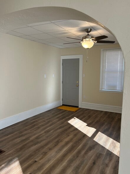 Front entrance into living room - 48 depot st