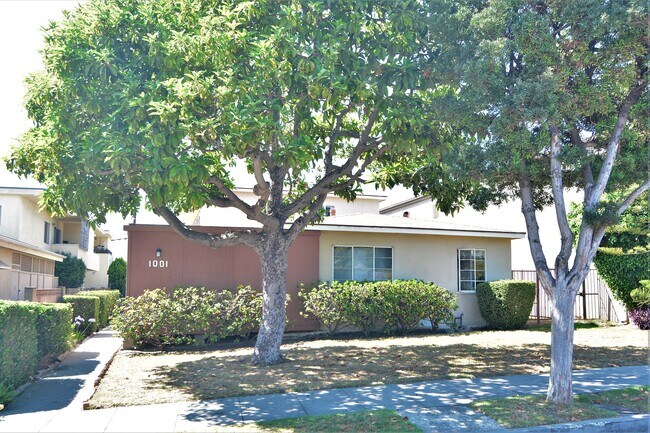 Primary Photo - 1001 Hill St