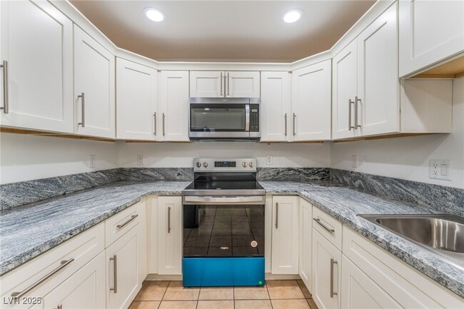 Building Photo - 1416 Cholla Way