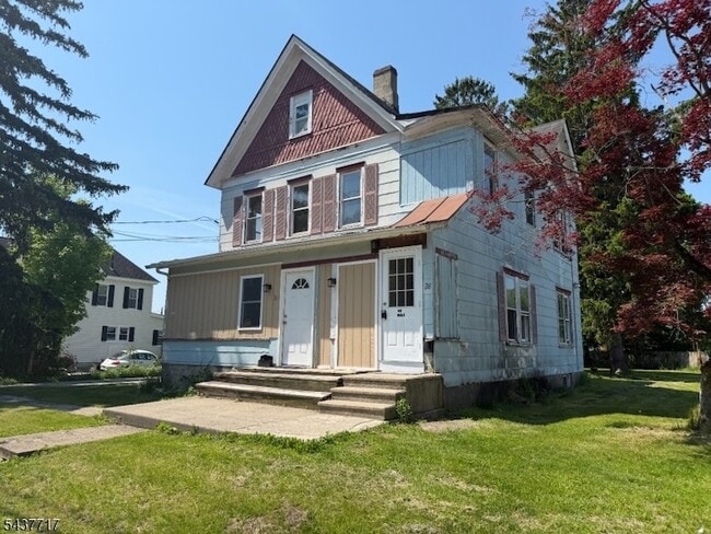 Building Photo - 28 Diller Ave