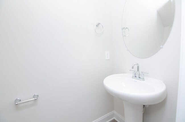 Building Photo - 4960 Trail Ridge Ct