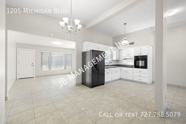 Building Photo - 1205 Michigan Blvd