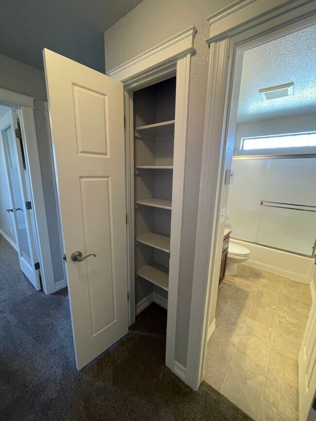 Building Photo - $300 Off 1st Month if Lease Starts by 4/10!