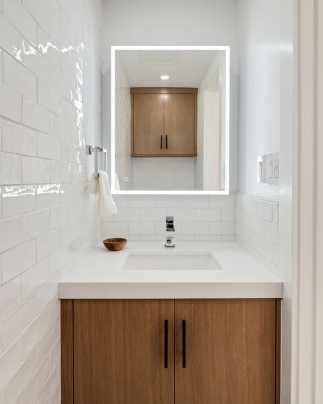 Building Photo - 316 1st St