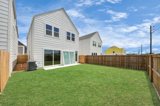 Building Photo - 3004A Ventas Dr