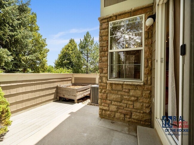 Building Photo - Charming Fort Collins Townhome with Private Patio, Vaulted Ceilings & Prime Location!