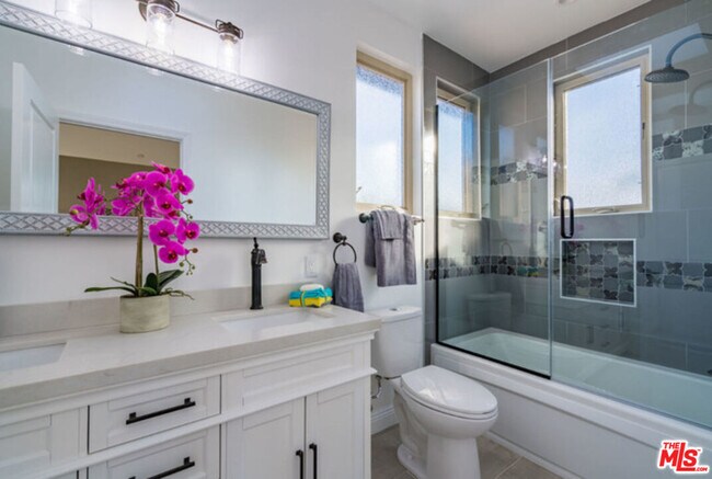 Building Photo - 3035 Wesley St