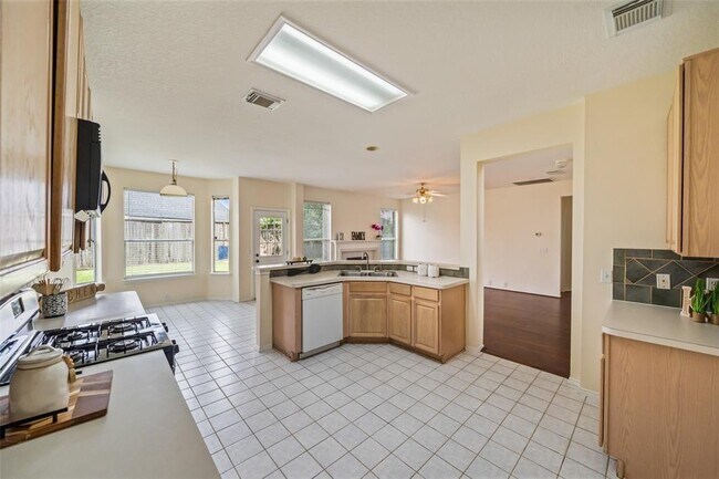 Building Photo - 11011 Hunting Path Ct