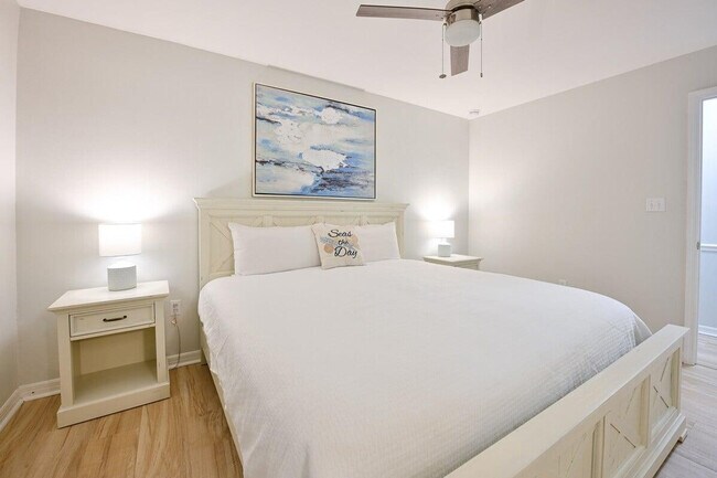 Building Photo - 11 Beachside Dr