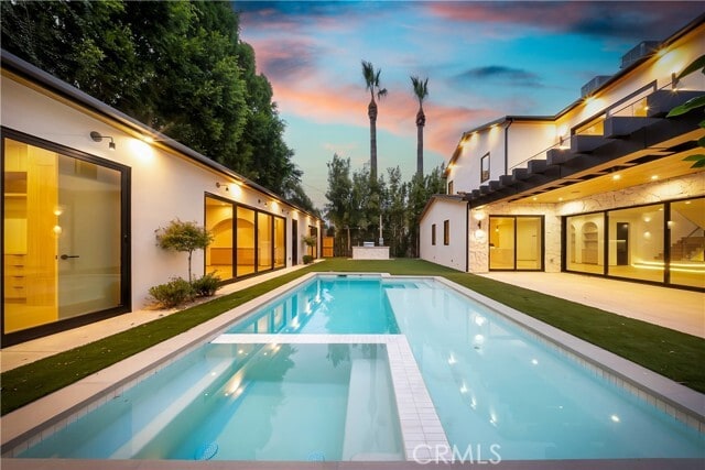 Building Photo - 5149 Beeman Ave