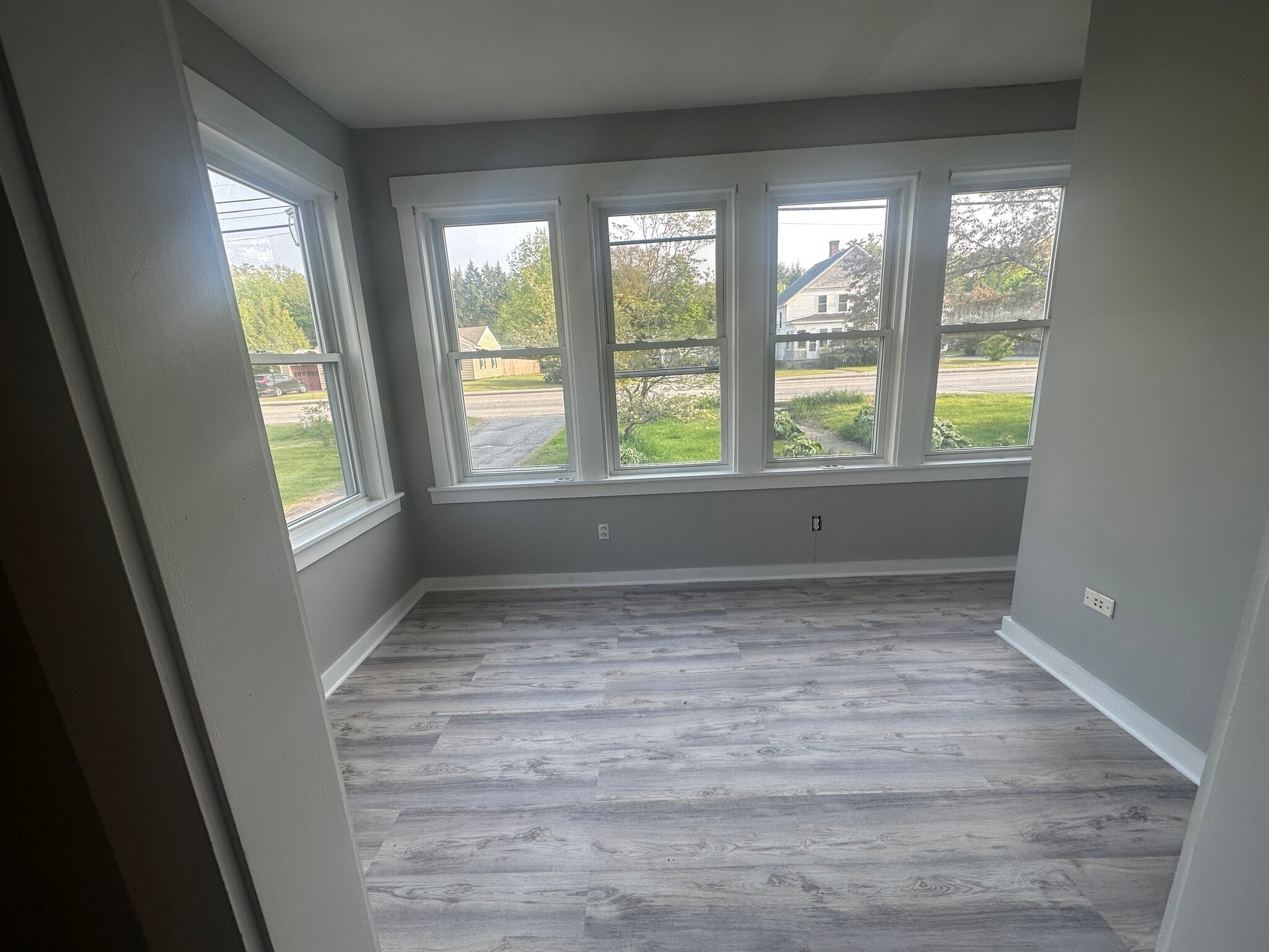 Sunroom - 179 Maple Ave