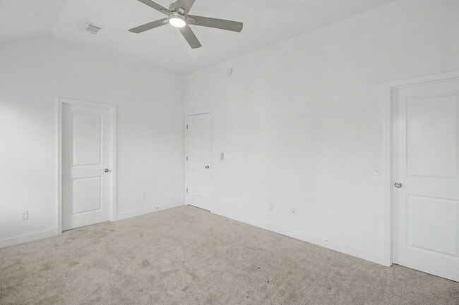 Building Photo - 248 Buckingham Dr