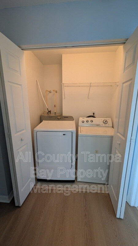 Building Photo - 1716 W Flora St