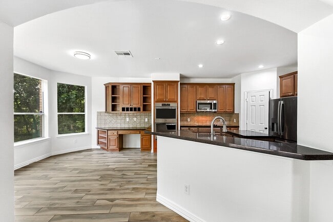Building Photo - 1030 Bayou Vista Ct
