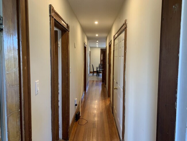 Building Photo - No Brokers Fee, One Month Rent-Free, Central Mission Hill Location. In-Unit Washer and Dryer.