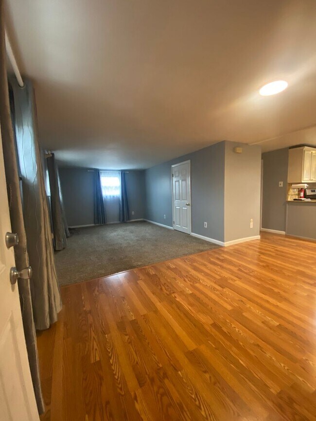 Building Photo - 233 S State Rd