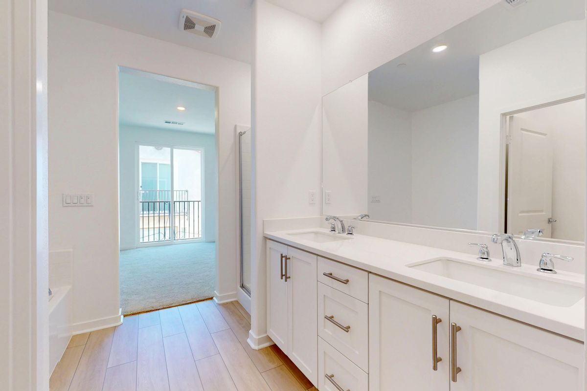 Building Photo - 8421 Gabrielino Ct