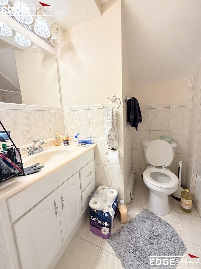 Building Photo - 5 Delaware Pl