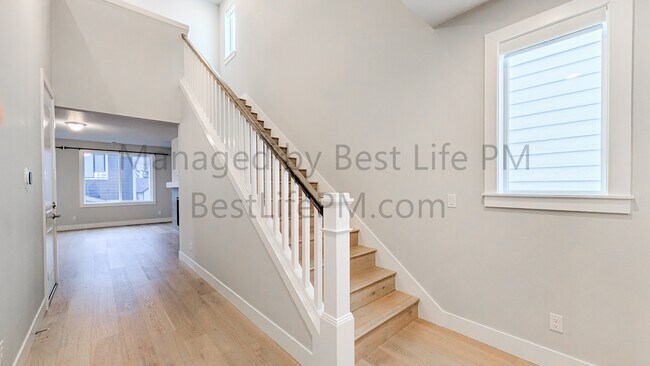 Building Photo - 11678 NW Kearney St