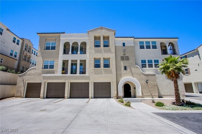 Building Photo - 2555 Hampton Rd