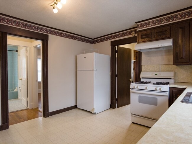 Building Photo - 119-121 Highland Ave