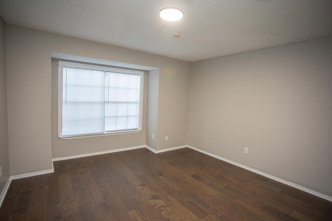 Building Photo - 111 Limoges St