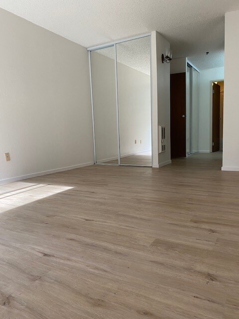Building Photo - 555 Pierce St