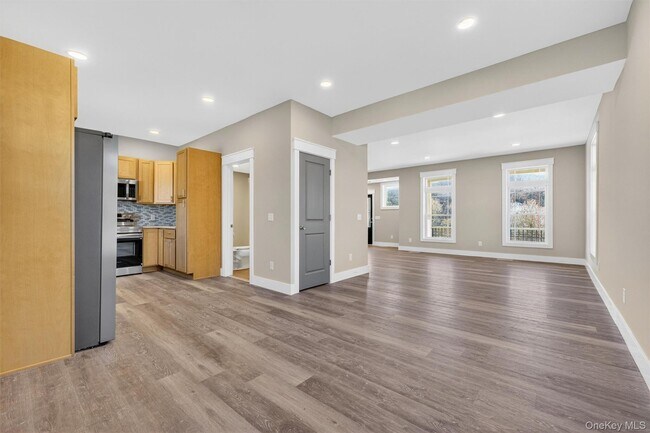 Building Photo - 104 North Rd